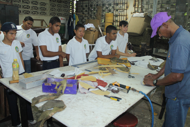 Alumnos de Panamá Oeste recorren talleres de Producción Laboral