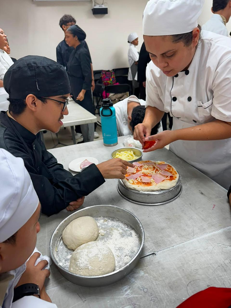 Estudiantes del CEVET fortalecen competencias gastronómicas con taller de Cocina Italiana