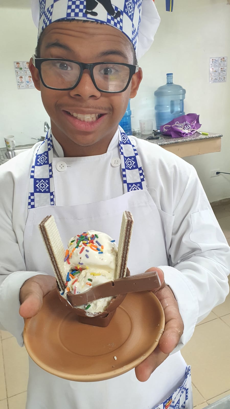 Estudiantes del IPHE Colón fortalecen competencias en chocolatería para el emprendimiento y la inserción laboral