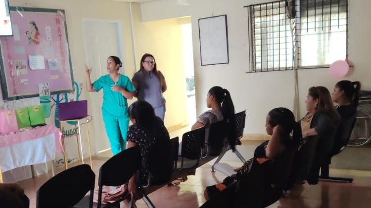 Imagen IPHE orienta a madres de Aguadulce sobre los beneficios de la lactancia materna