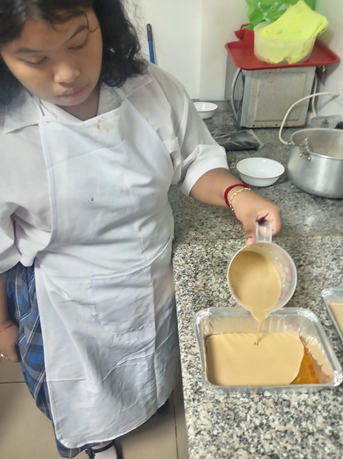 Estudiantes de CTI de Colón fortalecen competencias gastronómicas con elaboración de postres