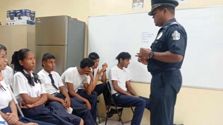 Imagen Estudiantes de Antón reciben herramientas para prevenir y actuar frente al acoso escolar