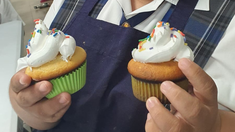 Imagen Estudiantes de CTI de Colón fortalecen sus habilidades en repostería con elaboración de cupcakes