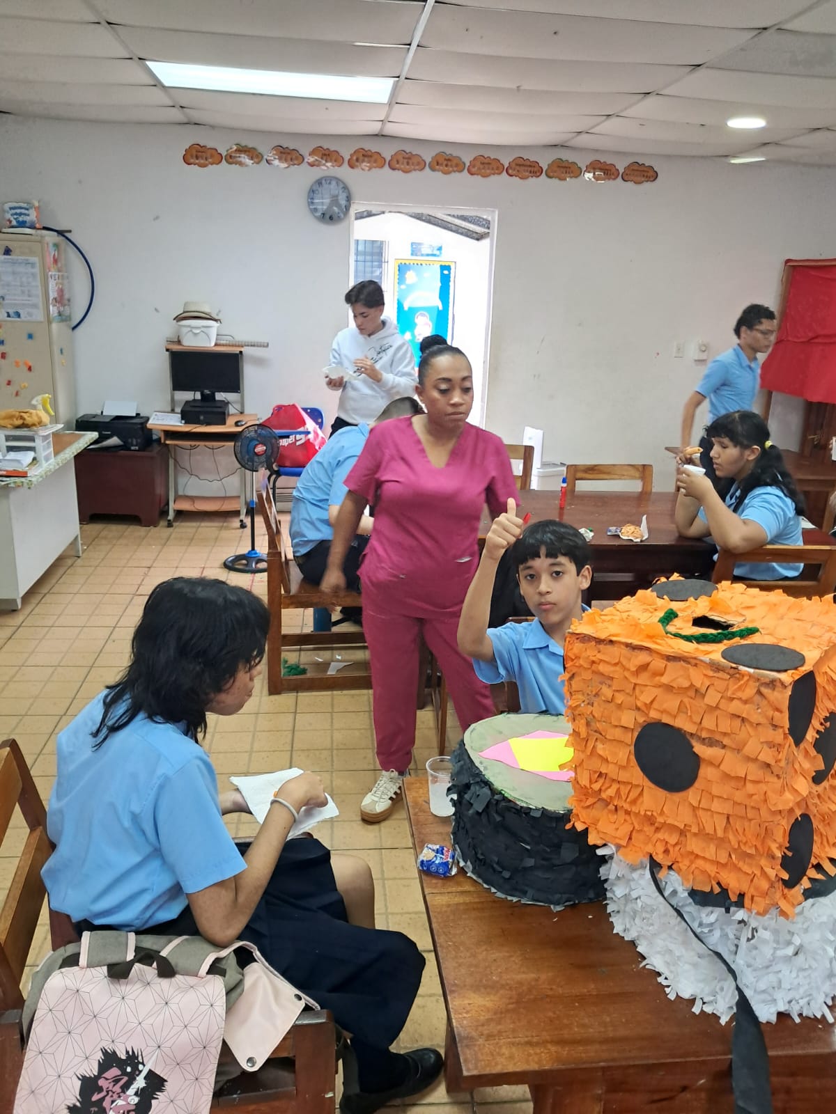 Taller de piñatas fortalece competencias comunicativas y motrices en estudiantes de Doleguita, Chiriquí