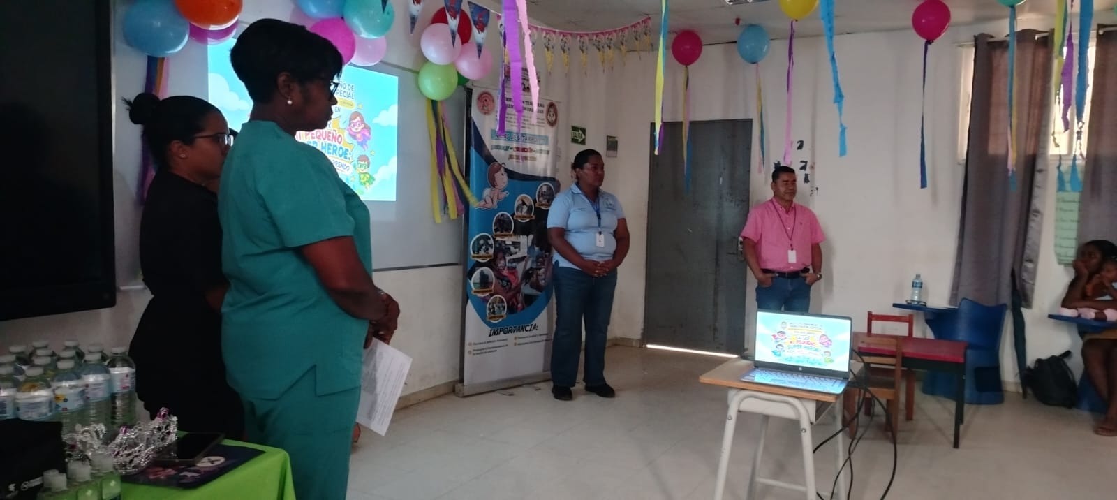 Fortalecen desarrollo integral de niños mediante taller de Estimulación Temprana