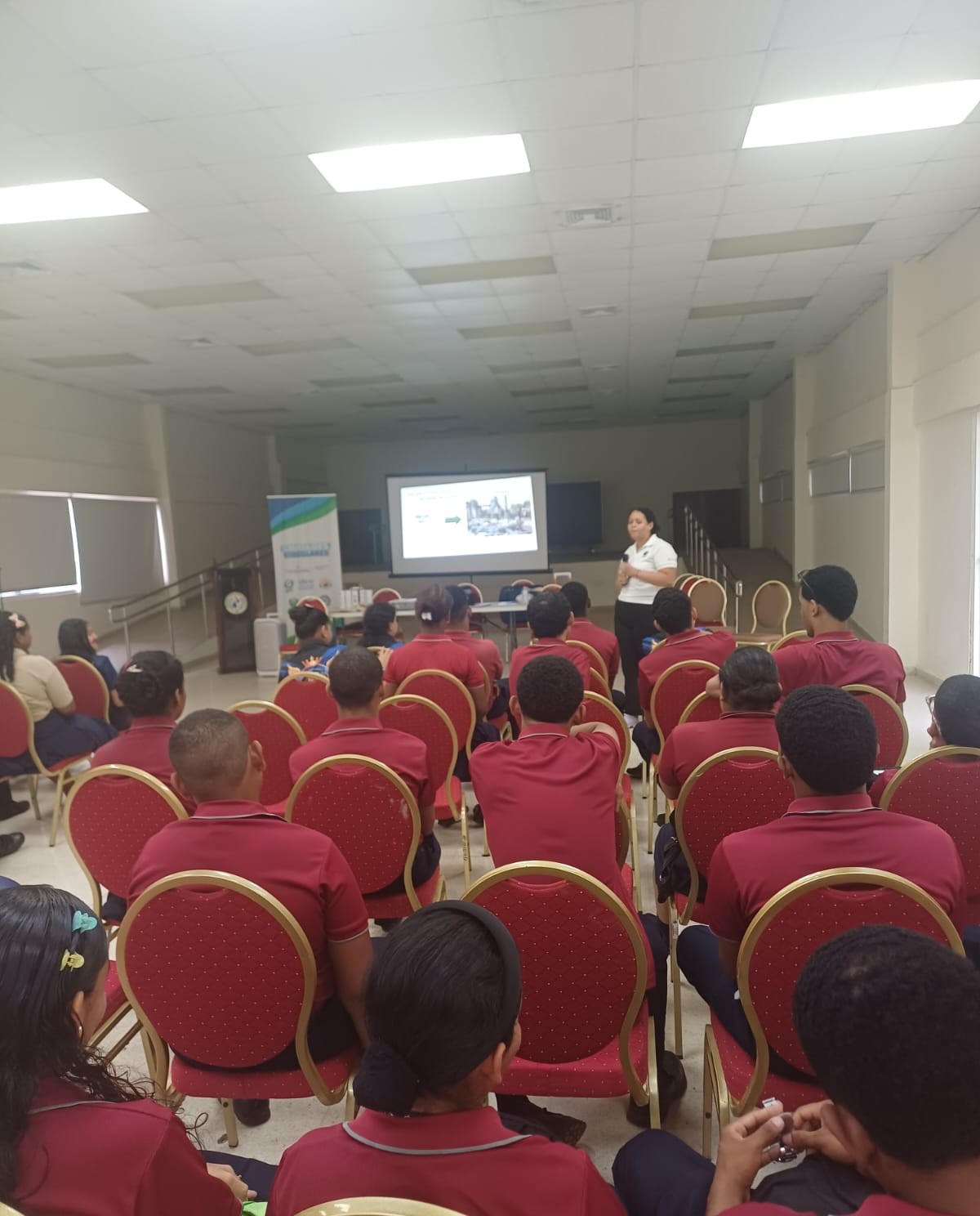 Escuela Vocacional Especial avanza en segunda fase del programa “Ciudades Circulares”