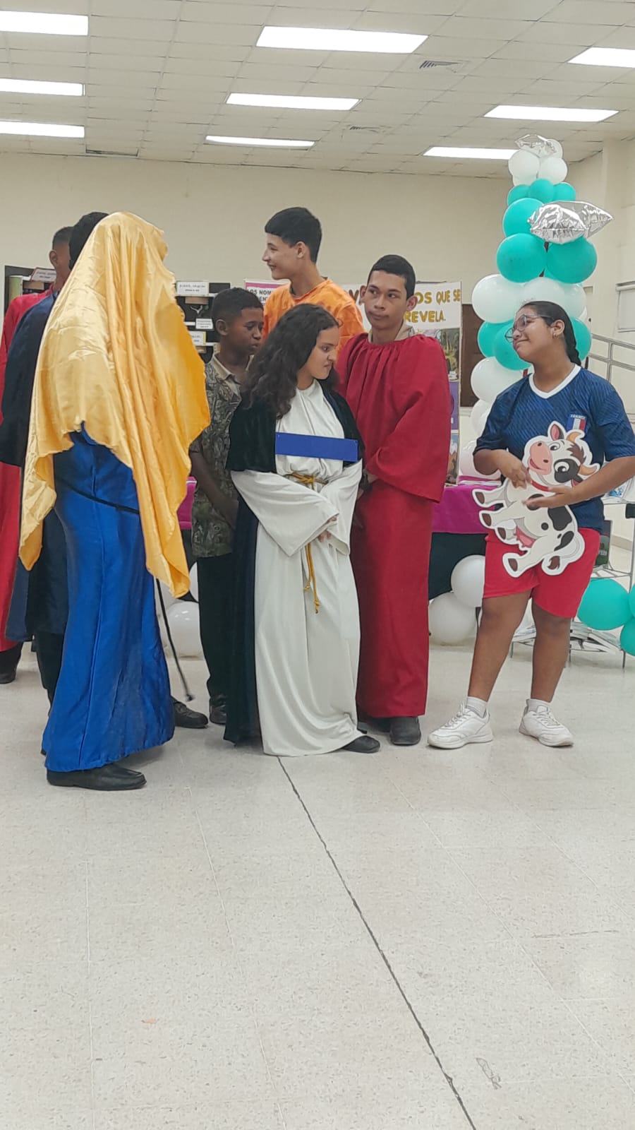 Estudiantes de la EVE participan en actividades educativas por el Mes de la Biblia