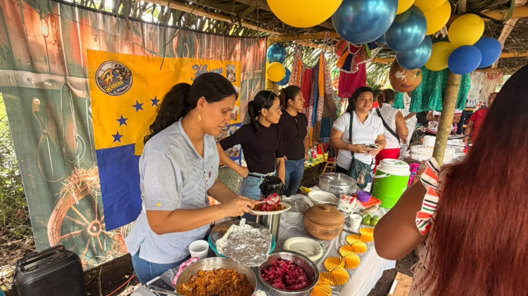 Imagen Estudiantes exploran tradiciones de cinco provincias en jornada educativa