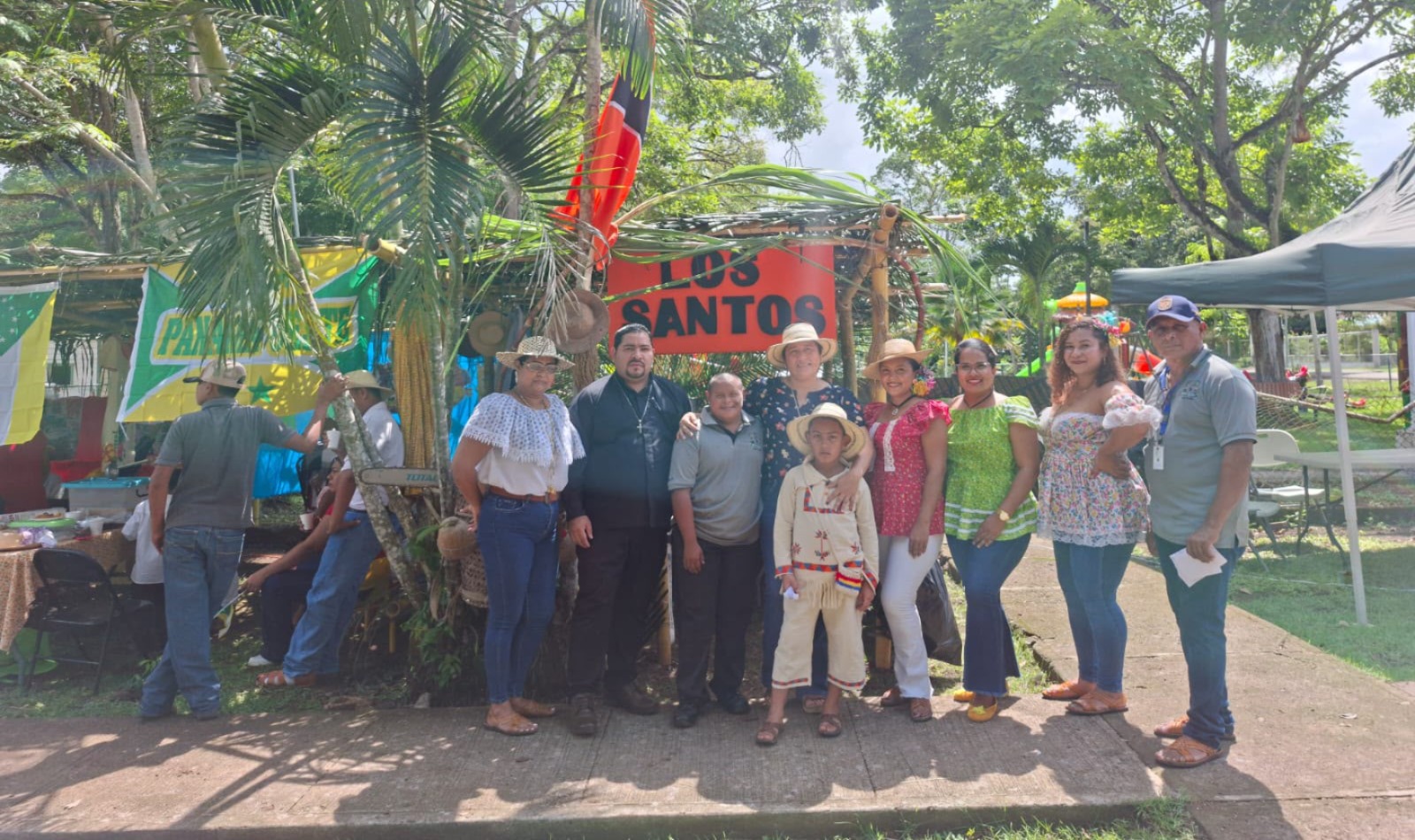 Estudiantes exploran tradiciones de cinco provincias en jornada educativa