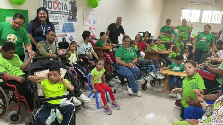 Imagen Exhibición de karate adaptado acerca el deporte inclusivo a estudiantes y familias