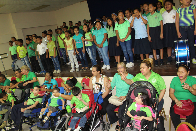 Coro Resiliencia recibe visita del Alcalde de la ciudad de Panamá