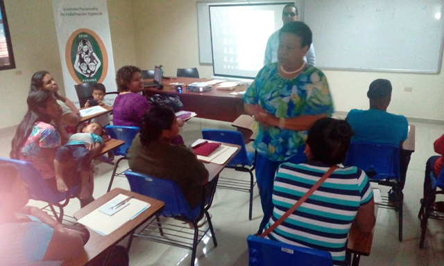 Funcionarios del IPHE  continúan jornada de  docencia en Bocas del Toro
