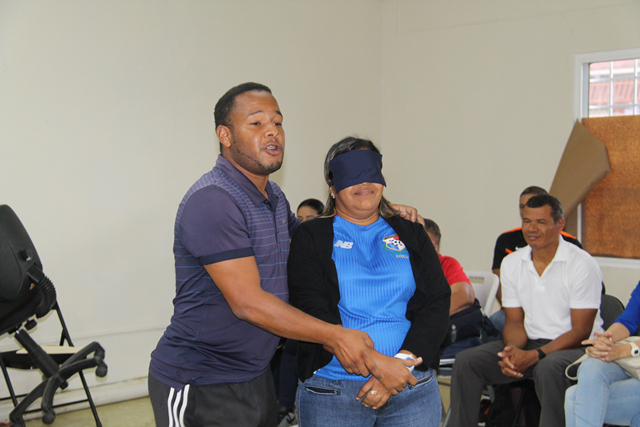 Instruyen a docentes sobre deportes adaptados
