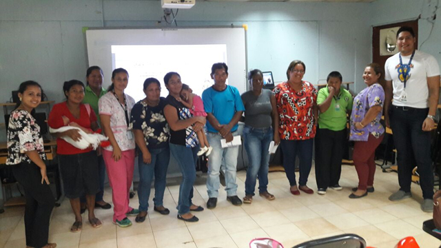 Orientan sobre aspectos de salud a padres de familia y docentes de Santa Fé