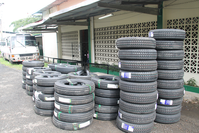 Nuevas llantas para la flota vehicular del IPHE