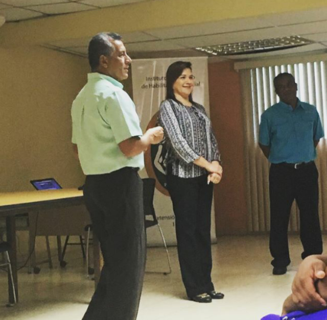 Subdirectora general del IPHE se reúne con docentes