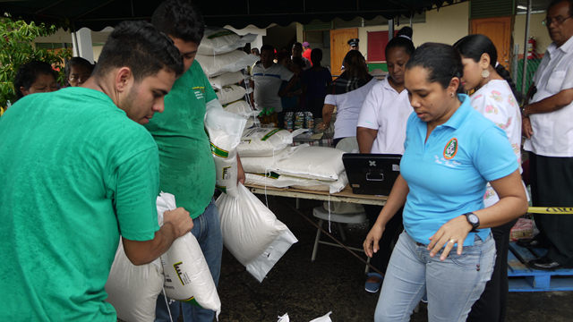 IMA brinda alternativa alimentaria a población con feria en el IPHE
