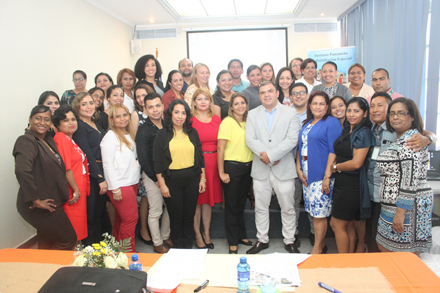 Capacitan a profesionales de la salud sobre Estimulación Temprana