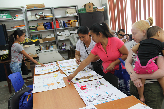 Aprenden a elaborar materiales didácticos para los aprendizajes de sus hijos