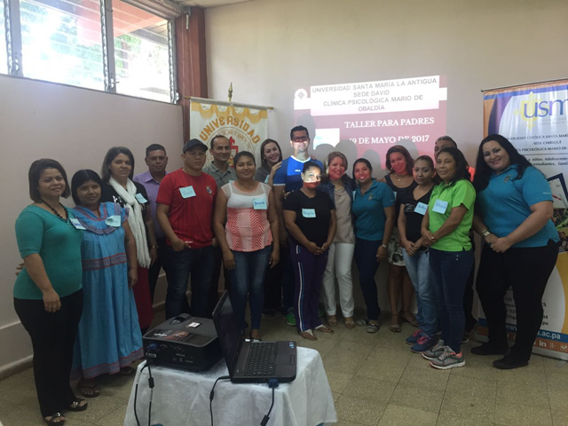 Capacitan a padres de familias para que adecuen estrategias de sana convivencia en el hogar