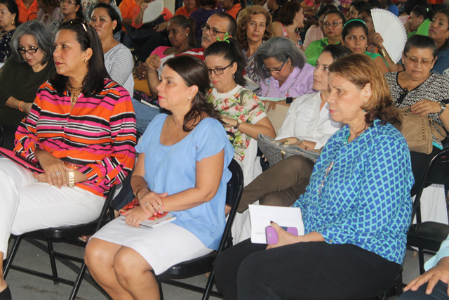 Educadores especiales y autoridades definen estrategias