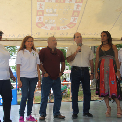 r-12-33c4bf3d59e3abc40cf09bde389f3375.jpg