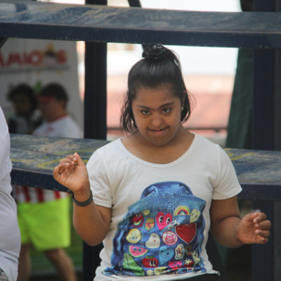 r-2-36d037ddeae8c4548e4eab5b848a9f13.jpg