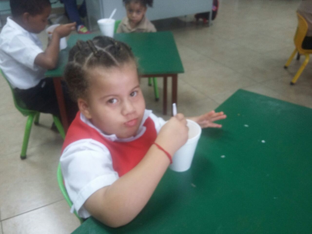 Estudiantes festejan la semana de la fruta y la verdura como parte del aprendizaje escolar