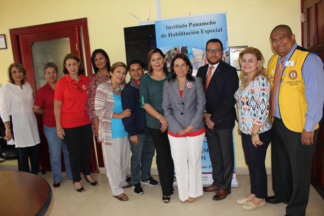 IPHE reconoce labor de director médico de la Fundación Teletón México