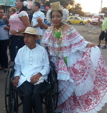 Lucida participación del IPHE en desfile de Aguadulce