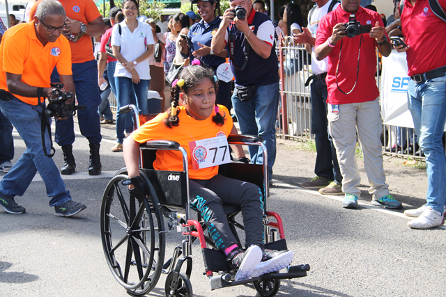 Atletas con discapacidad motora participan de carrera de sillas de rueda en Coclé