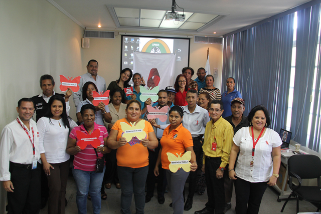 Colaboradores del IPHE participan en charla sobre prevención de VIH Sida