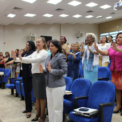 re-1-9c0494fb41bca92c52fb89915943fee3.jpg