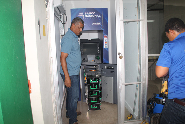 Coordinan instalación de cajero automático del Banco Nacional en el IPHE