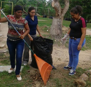 Comunidad educativa se integra para mantener entornos educativos limpios y saludables