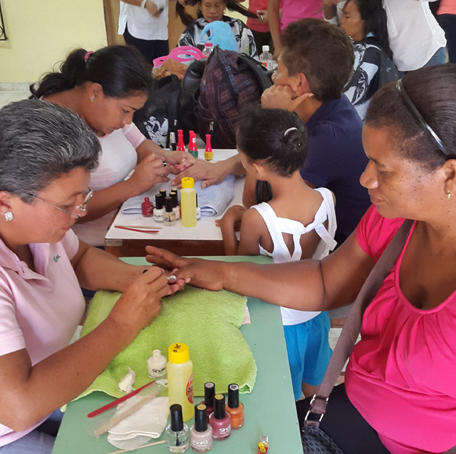 Capacitan a madres de familias en Emprendidurismo
