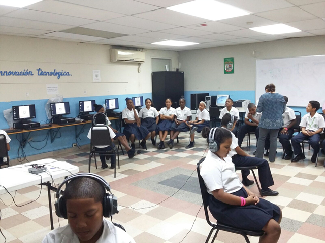 Técnicos y docentes prestan servicios en escuela Árabe de Libia