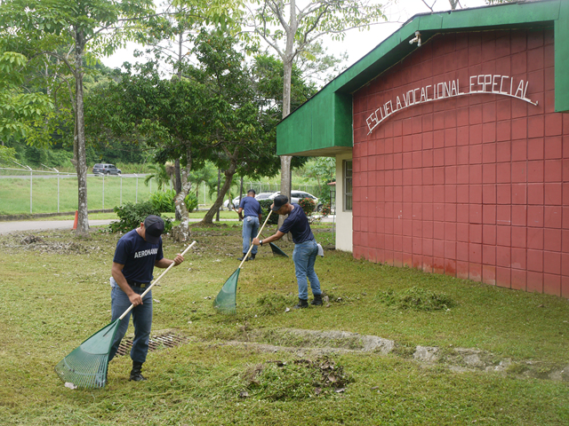Escuela Vocacional recibe apoyo de Servicio Aeronaval