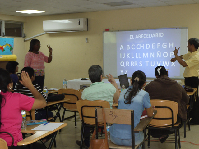 Seminario en Lengua de Señas para afianzar aprendizajes