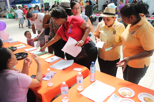‘Festival de la Mujer’ en la plaza de la Lotería