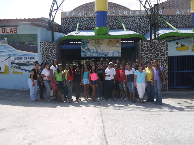 Piscina, alegría y risas