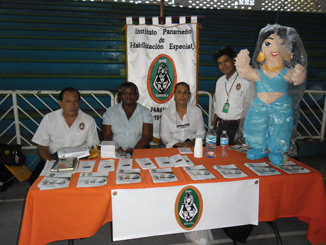 Exitosa participación en feria conmemorativa al Día Internacional de la Mujer
