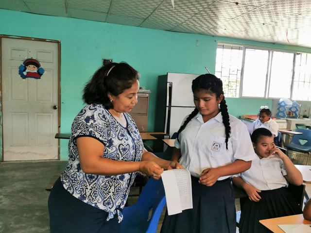 Autoridades del IPHE visitan Región Educativa de Bocas del Toro