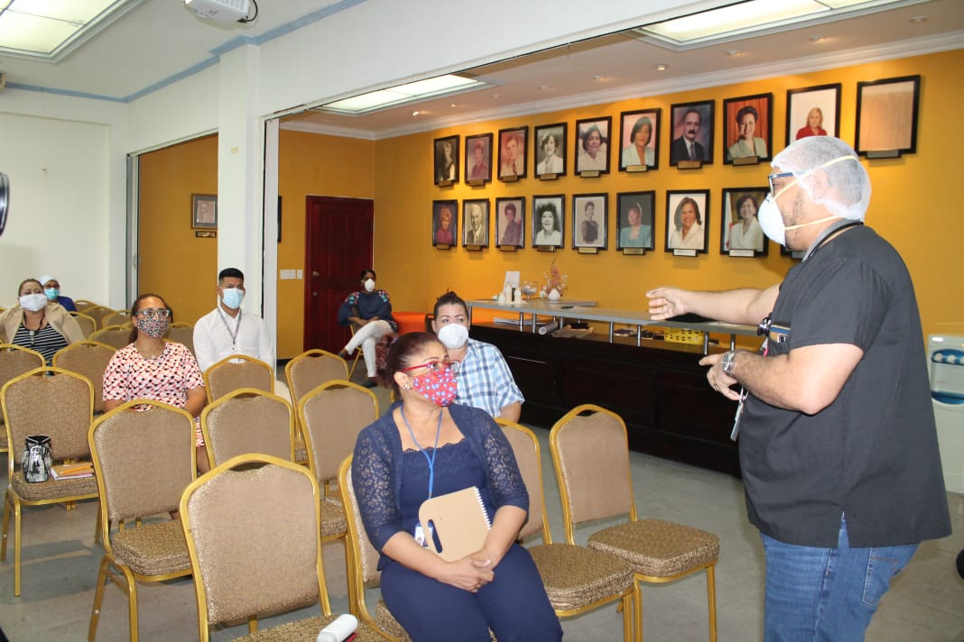 Colaboradores son orientados para el cuidado de su salud durante la pandemia 