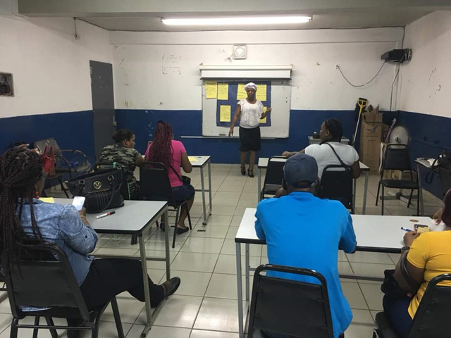Escuela Nacional de Sordos prepara a las familias, en la mediación para el aprendizaje de sus hijos, en educación a distancia