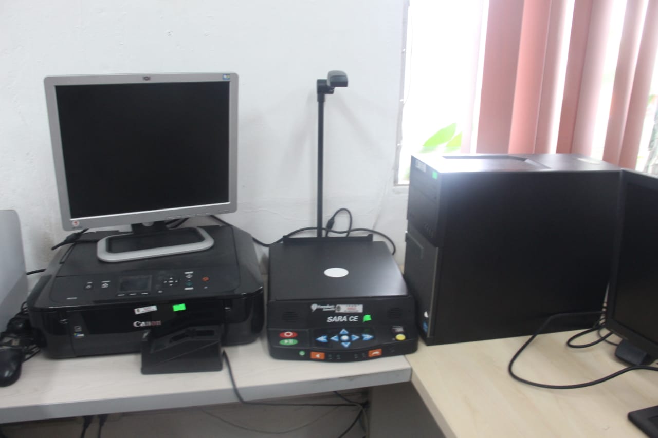 Centro de Recursos Educativos para Personas con Discapacidad Visual “Louis Braille” dotando de materiales impreso en braille al estudiante con discapacidad visual