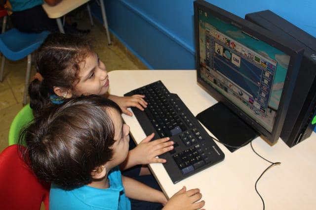  Estudiantes panameños se reinventan