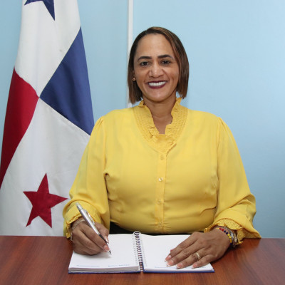 Directora - Profesora Yaneth Orozco
