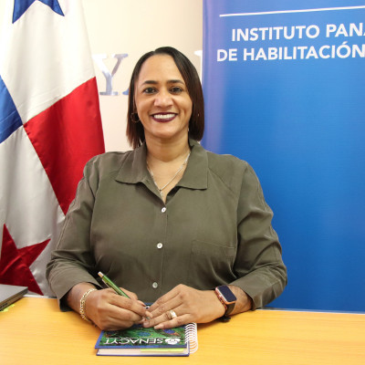 Directora - Profesora Yaneth Orozco