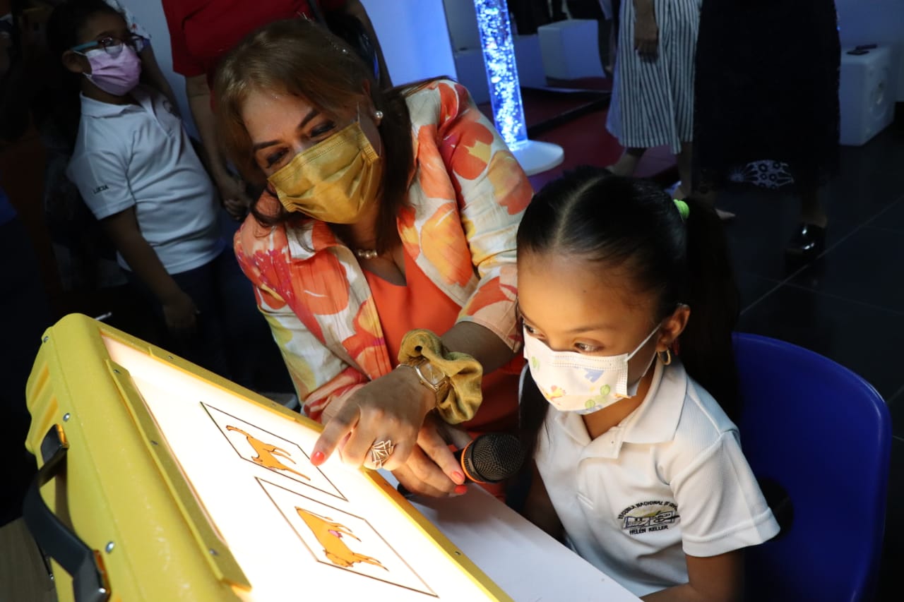 IPHE inaugura Servicio de Estimulación Visual
